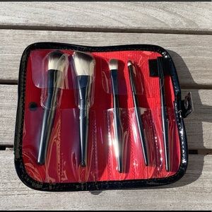 NWOT 5 pc. Make-up Brush Set